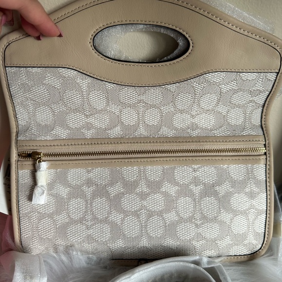 Coach - Picture 3 of 3